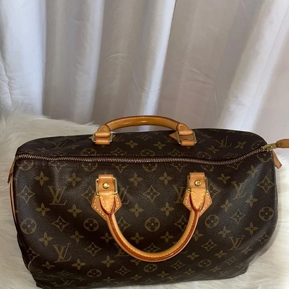 Louis Vuitton Monogram Speedy 35 - Picture 8 of 10